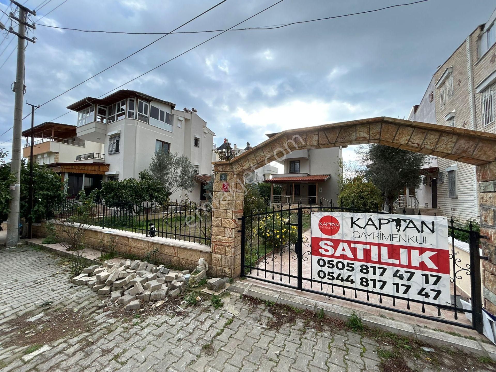 Edremit Altınoluk Satılık Villa Kaptan Gayrimenkul'den Altınoluk'ta Denize 250 Metre Mesafede 4+1 Tripleks Bahçeli Villa