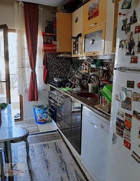 Ataşehir Esatpaşa Satılık Daire Esatpaşa'da 13 Yaşında Kat Mülkiyetli Arakat 2+1 80 M2