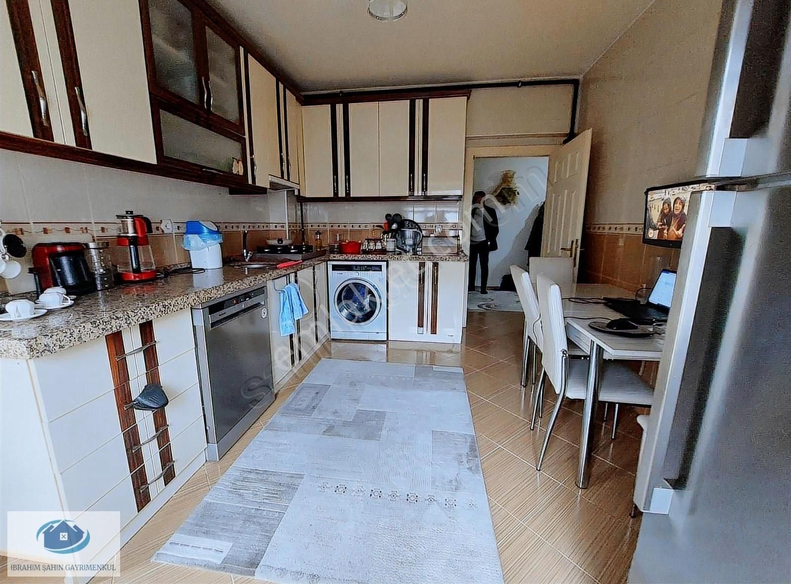 Etimesgut Topçu Satılık Daire Ankara Etimesgut Elvankent'e Satılık 4+1 Site Dairesi