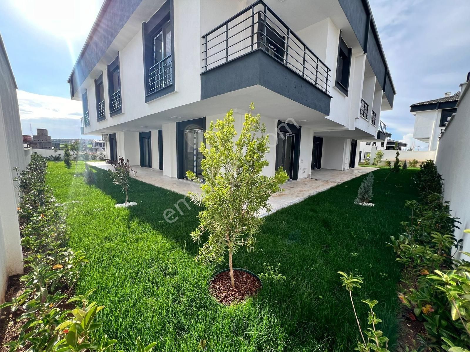 Didim Hisar Satılık Daire Didim'de Havuzlu Site İçi Bahçeli Satılık 2+1 Sıfır Daire