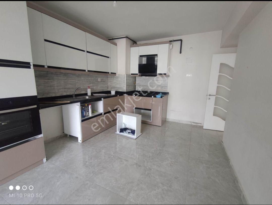 Sincan Menderes Kiralık Daire Menderes Te 3+1 Arakat Asansörlü Çift Balkon Ebeveyn Banyolu Kilerli