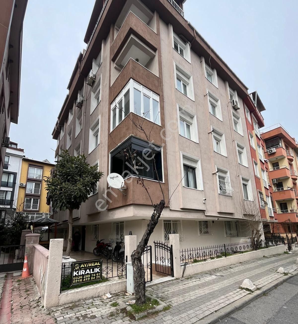 Üsküdar Cumhuriyet Kiralık Daire Ayreal'den Cumhuriyet Mah. Merkezi Düz Girişkat 2+1 Kiralık Daire