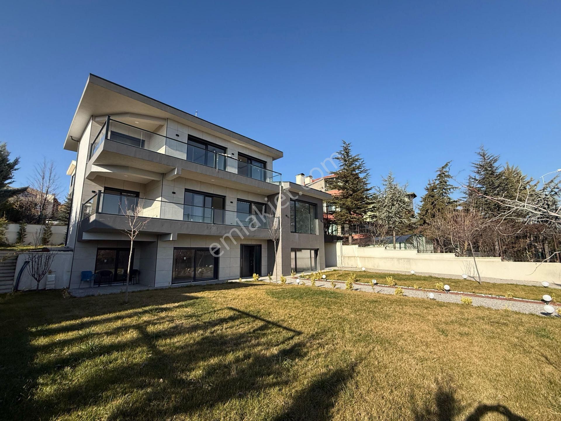 Gölbaşı Karşıyaka Satılık Villa Keyt Gayrımenkul 8+1 Panoramik Göl Manzaralı