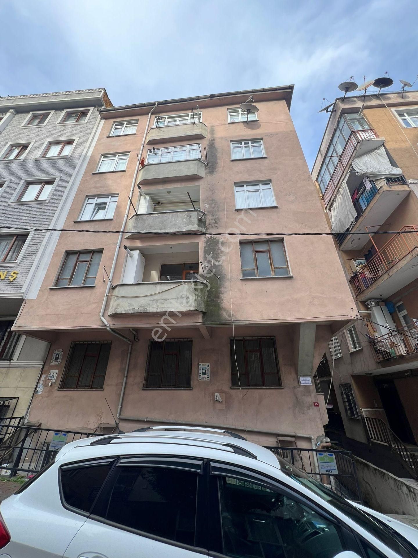 Bahçelievler Zafer Satılık Daire Tutar Emlak Dan Habeşi Bilal Cami Yakını 2+1 70 M2 4 Kat Daire