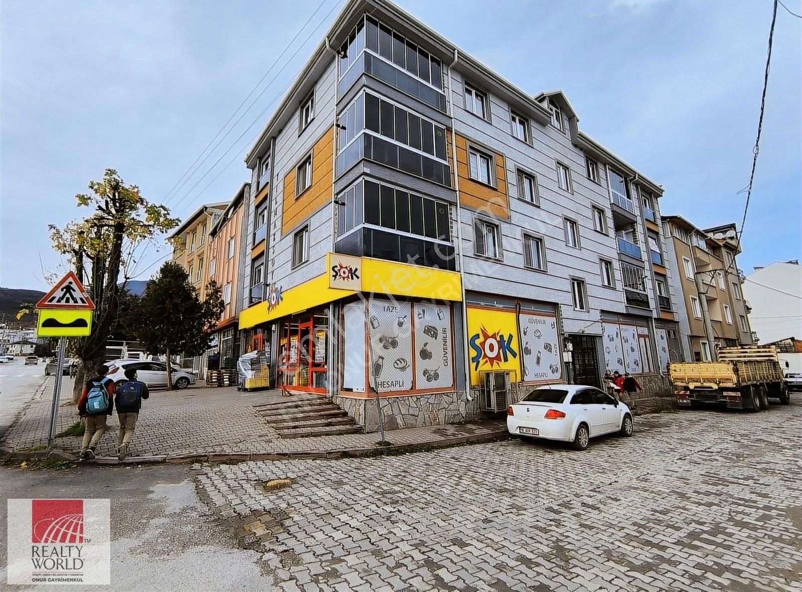 İnegöl Yeniceköy Kiralık Daire Burak Solmaz'dan Yeniceköy Mah. Arakat 3+1 Kiralık Daire