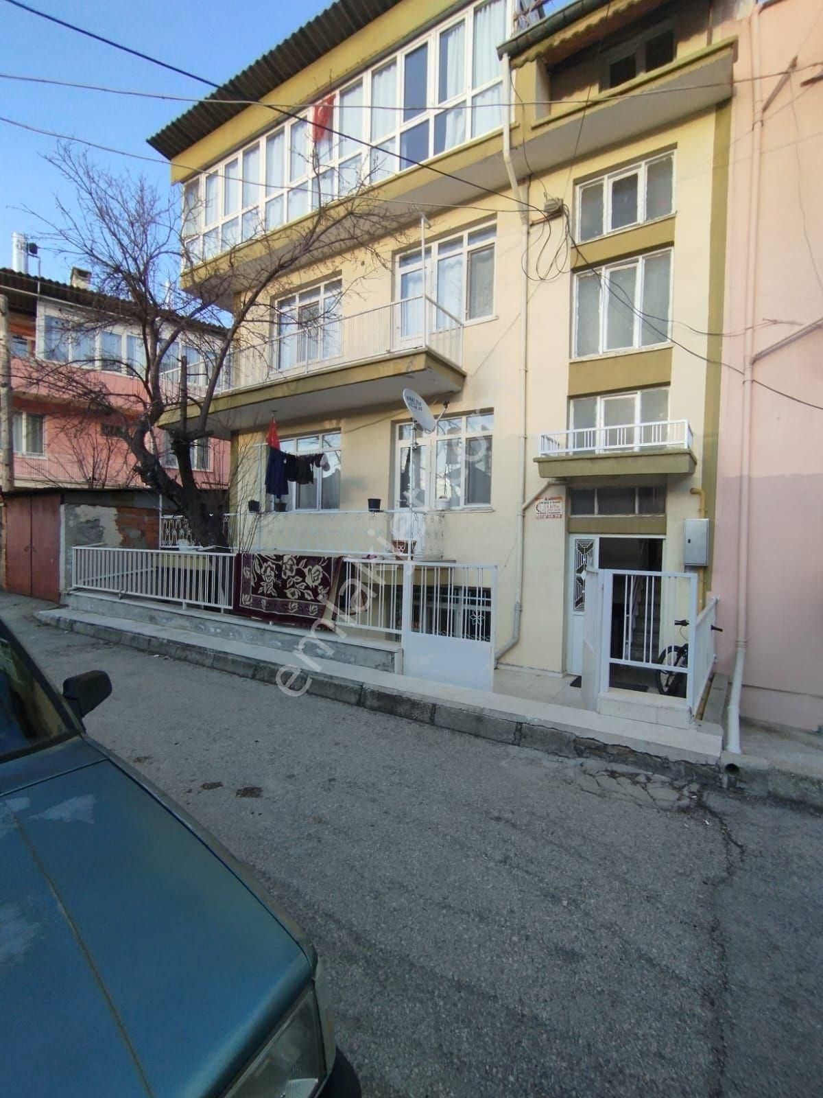 Isparta Emre Mah. 3+1 Ferah Kullanışlı Kiralık Daire