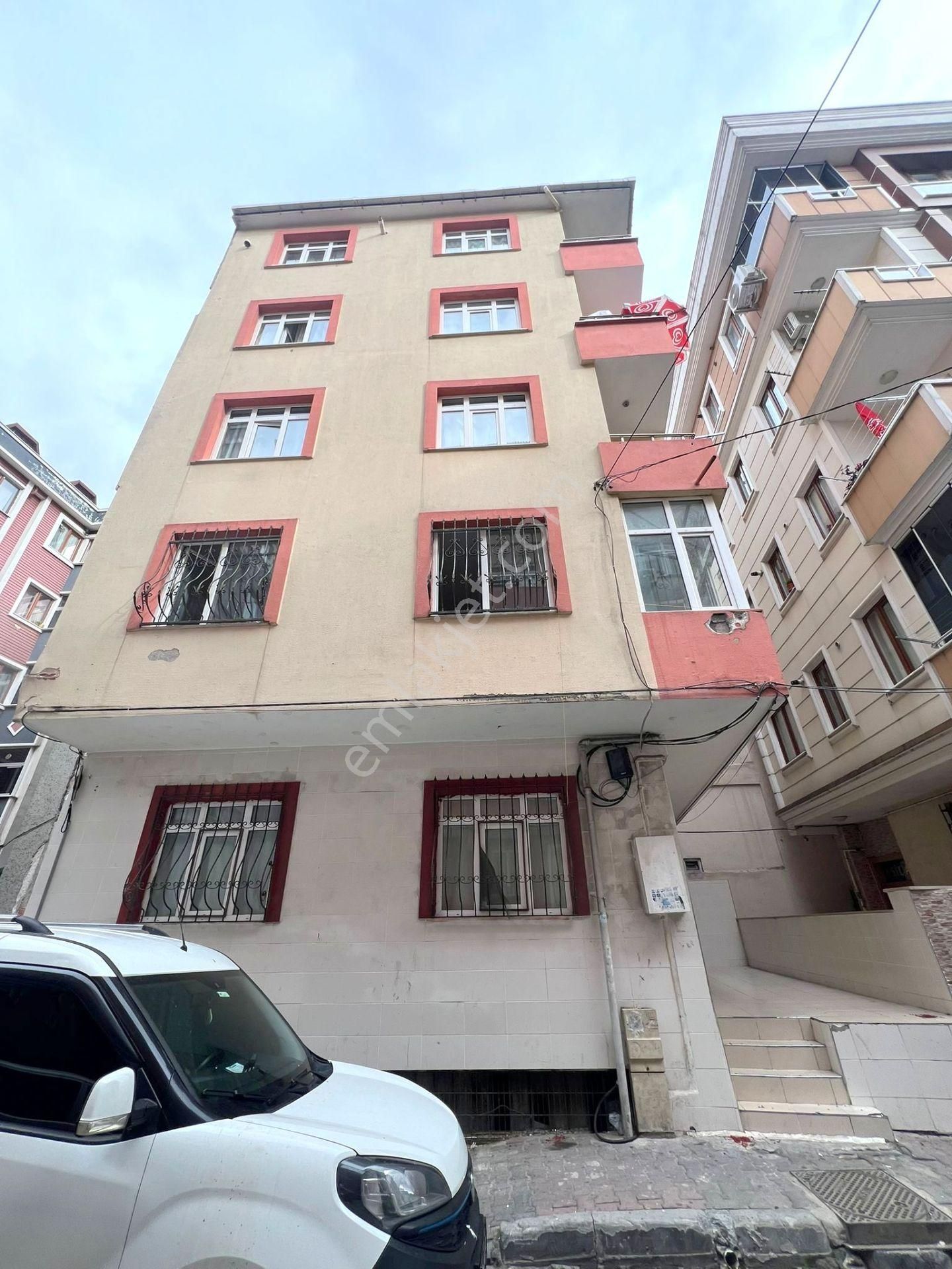 Bahçelievler Zafer Havalimanına Yakın Kiralık Daire Tutar Emlakdan Muhammediye Cami Yakını 2+1 70 M2 1 Kat Kiralık