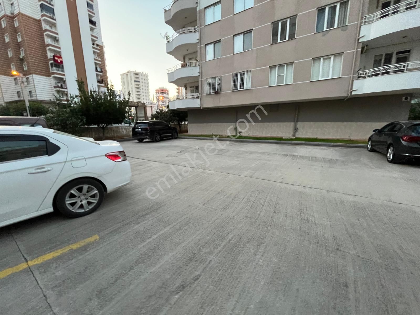 Mezitli Merkez Kiralık Daire Merkezde Reno Gürsoy Arkası Sitede Kiralık Doğalgazlı 3+1 Daire