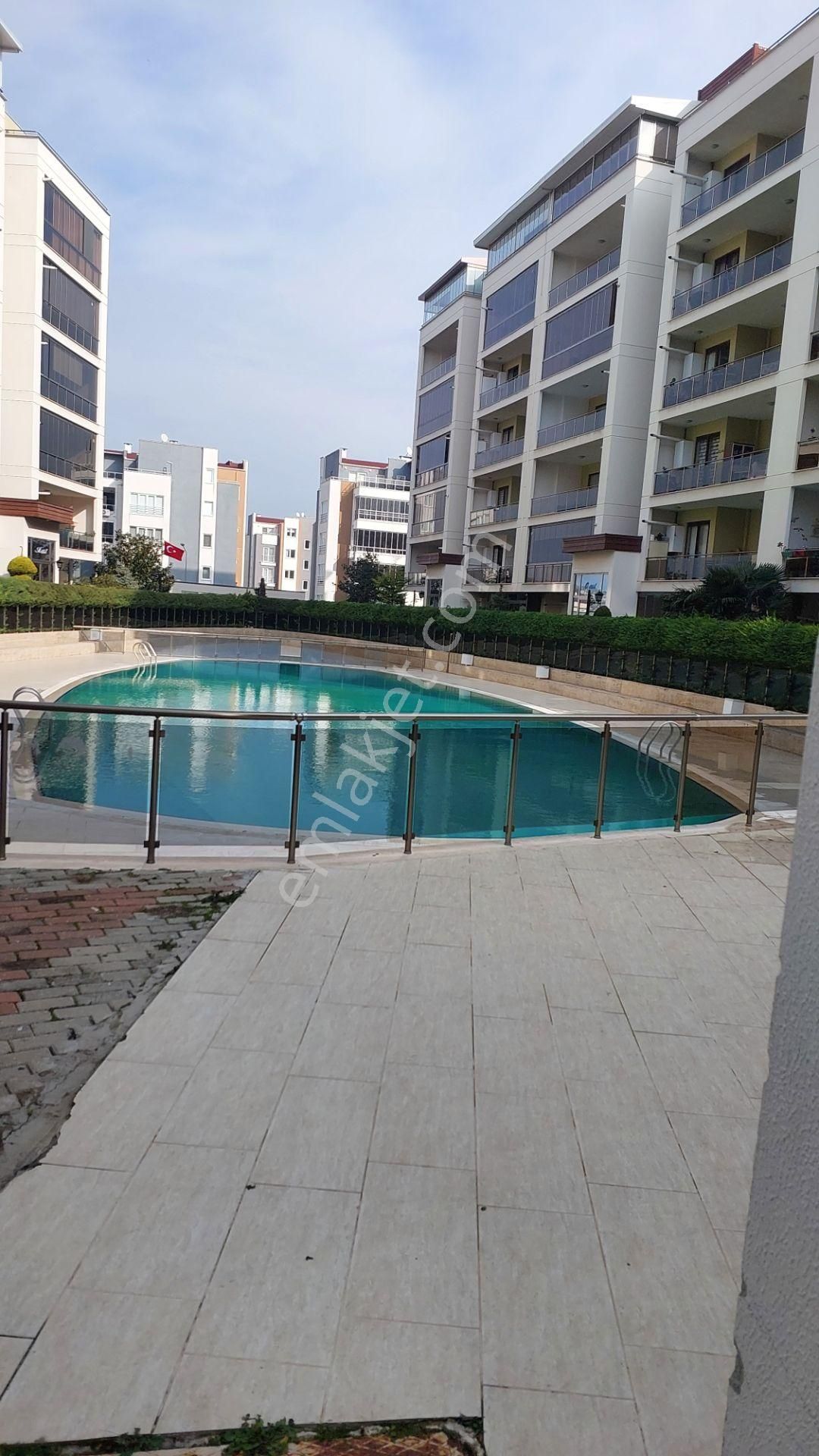 Mudanya Güzelyalı Eğitim Kiralık Daire Suzan Emlaktan Site İç Arakat Yenı Ebeveyn Banyolu Guvenlıklı 3+1 Kıralık Daire