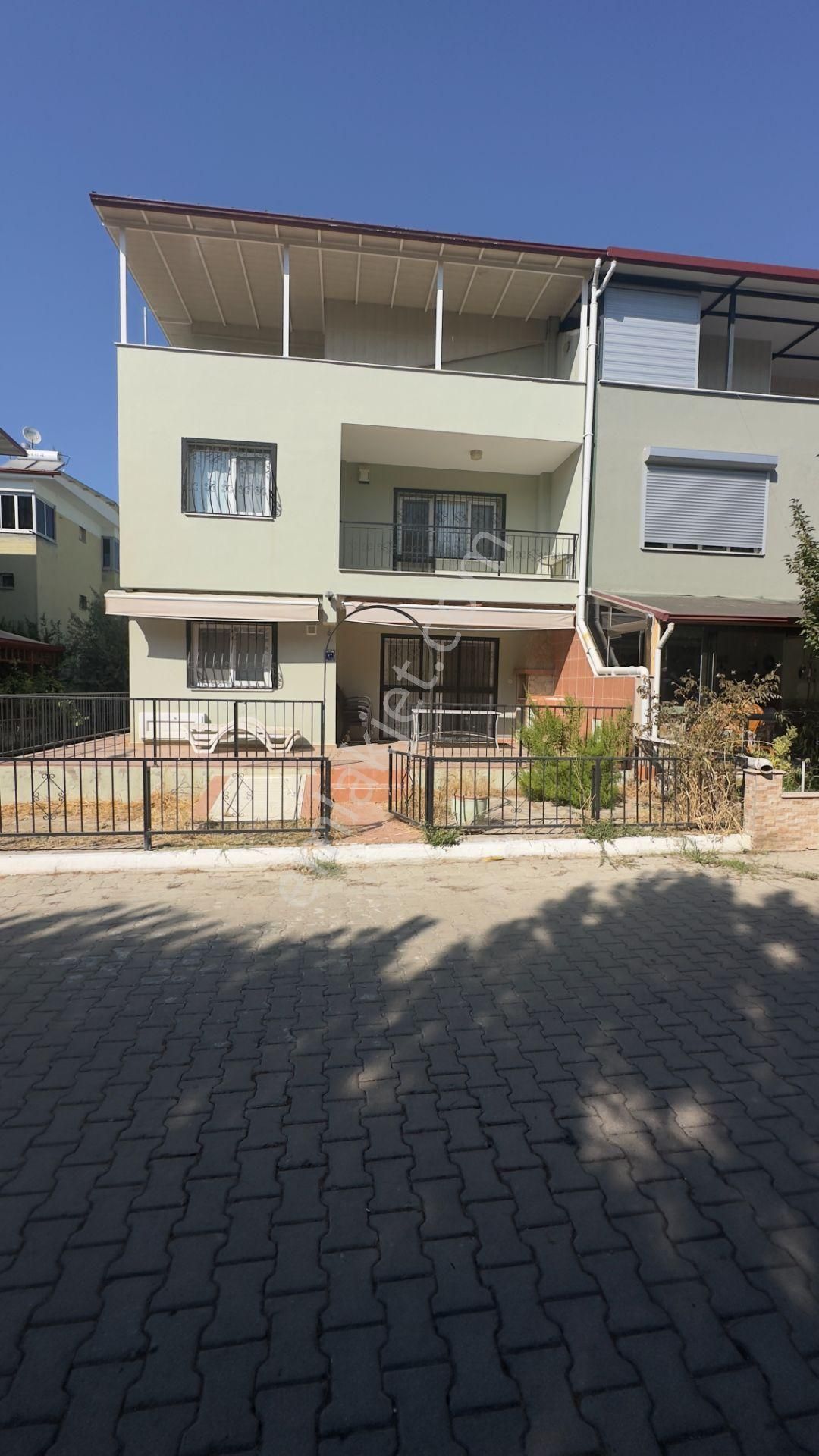 Kuşadası Soğucak Satılık Villa Kuşadası Soğucak Bölgesinde Satılık 5+1 Villa