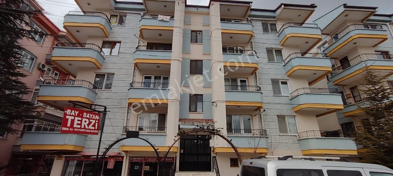 Afyonkarahisar Merkez Eşrefpaşa Kiralık Daire Afyon Tezcan Emlaktan Eşrefpaşada Ana Cadde Üzeri 3+1 Daire