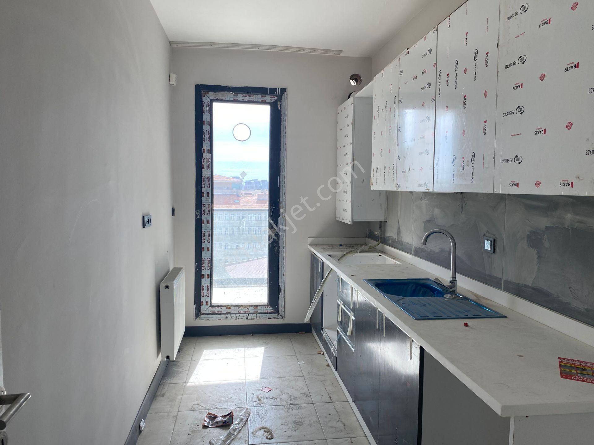 Başakşehir Kayabaşı Kiralık Daire Avrupa Emlak Tan Kayaşehir 25.bölge 1.etap 96m²2+1 2.kat,fenertepe Metroya Yakın(kamu Çalışanlarına)