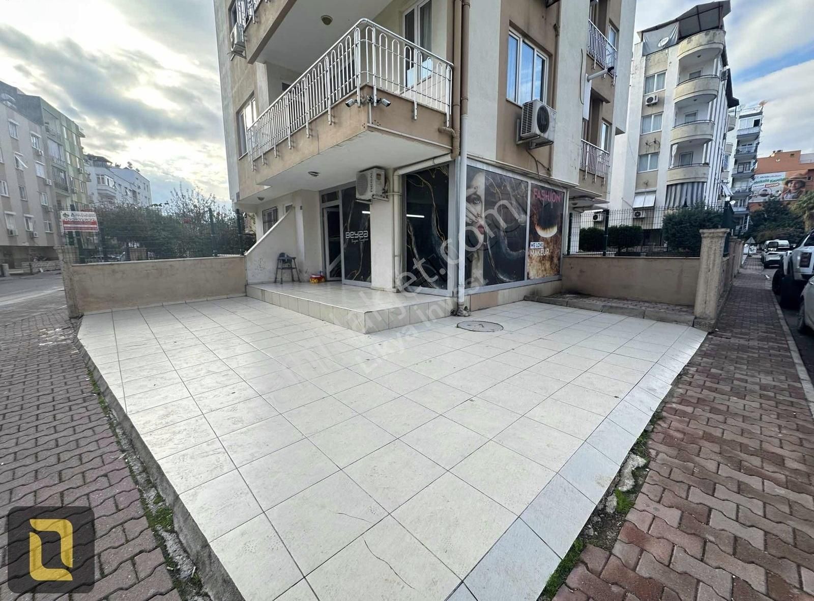 Antalya Muratpaşa Satılık Dükkan & Mağaza Cumhuriyet Mah. Satılık Dükkan Yola Cepheli Bodrumlu 70m²