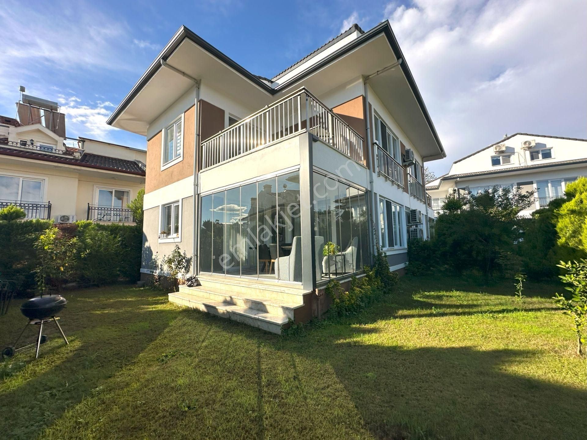 Fethiye Yanıklar Satılık Villa Yanıklarda, Doğanın Kalbinde Modern Eşyalı 3+1 Villa