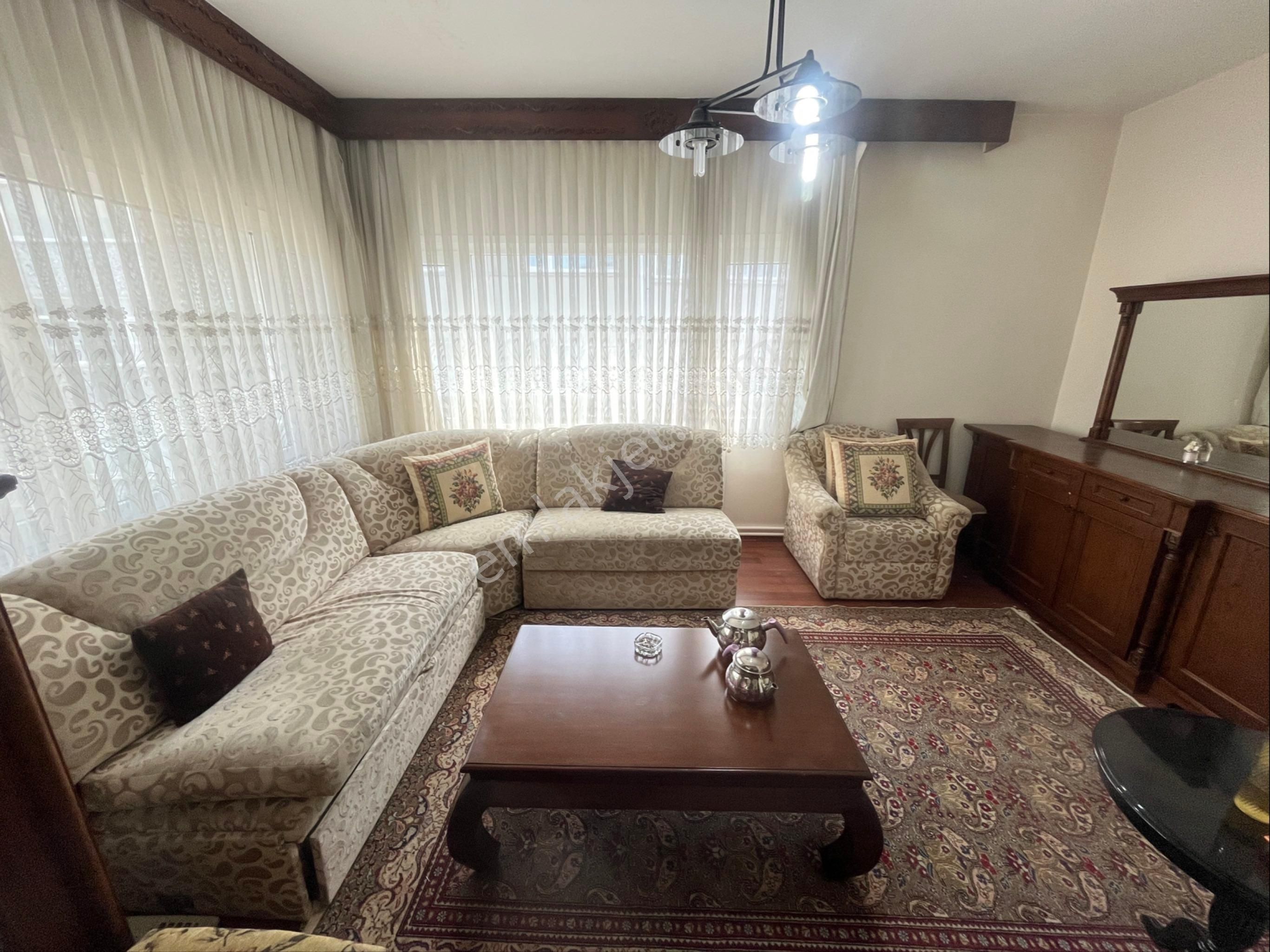 Üsüdar Selami Ali Fıstık Ağacında Full Eşyalı 2+1 Kiralık
