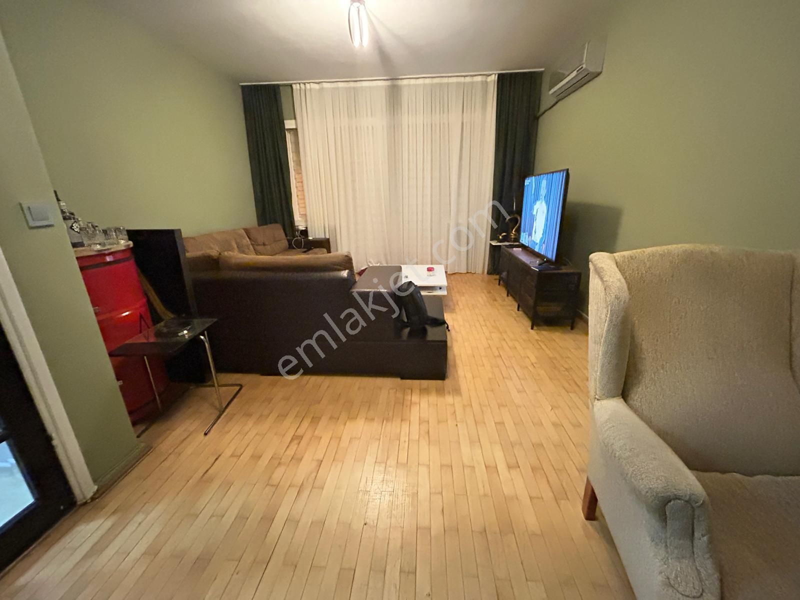 Maltepe Altıntepe Satılık Daire Altıntepe'de, Minibüse 100 Metre, Ön Cephe, Balkonlu, Ayrı Mutfaklı, Açık Otoparklı, Net 90 M2 3+1