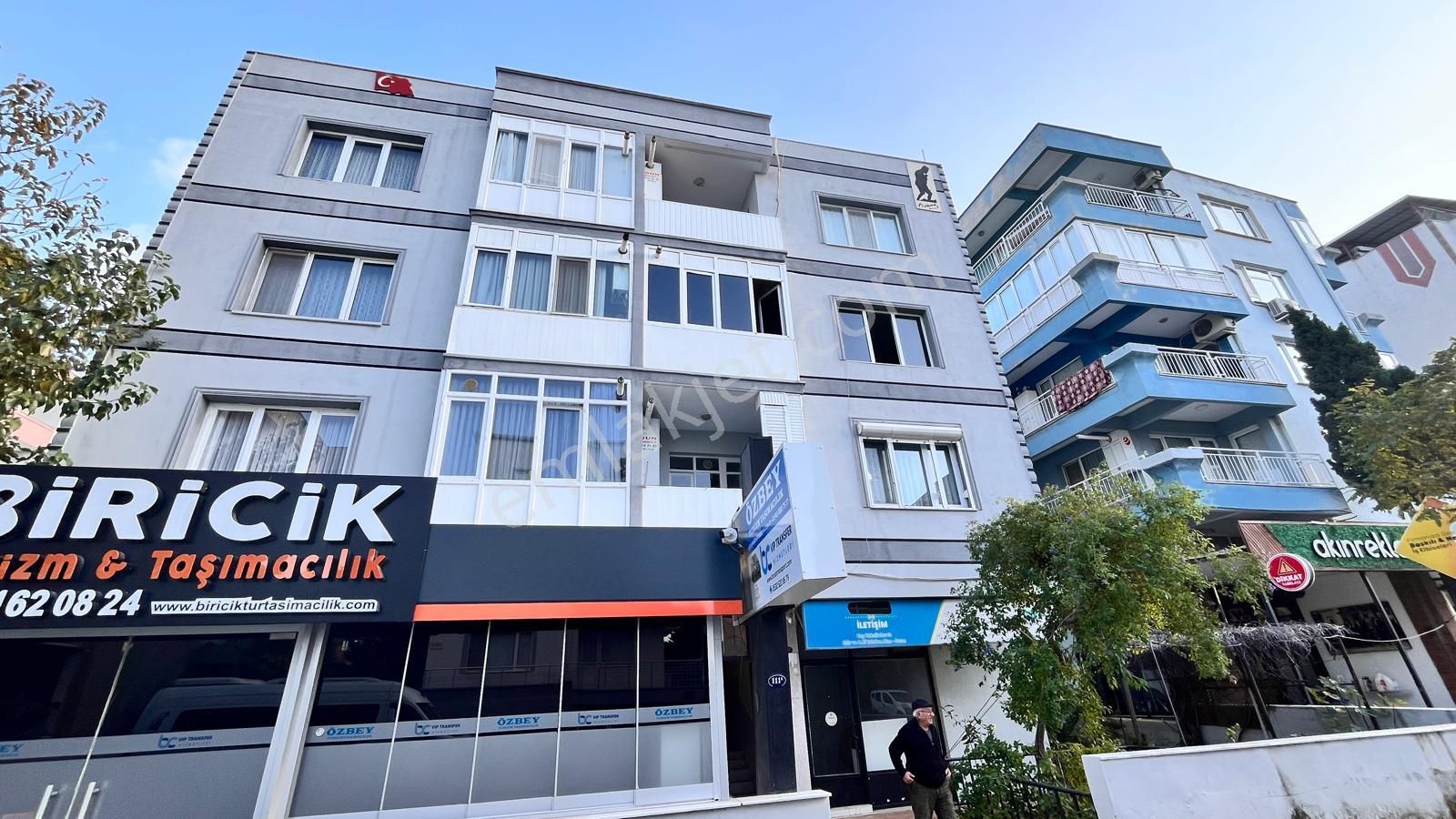 Aliağa Kazımdirik Mahallesi'nde Satılık Geniş 2+1 Daire