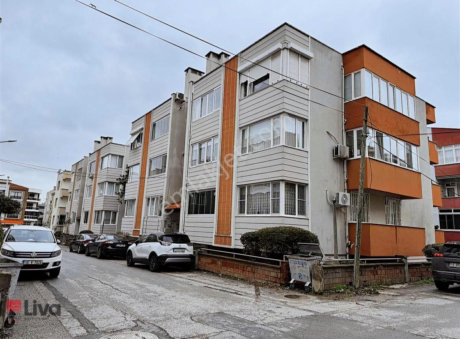 Altıeylül Bahçelievler Satılık Daire Teknik Lise Caddesi Migros Jet Karşısı Site İçerisinde 3+1