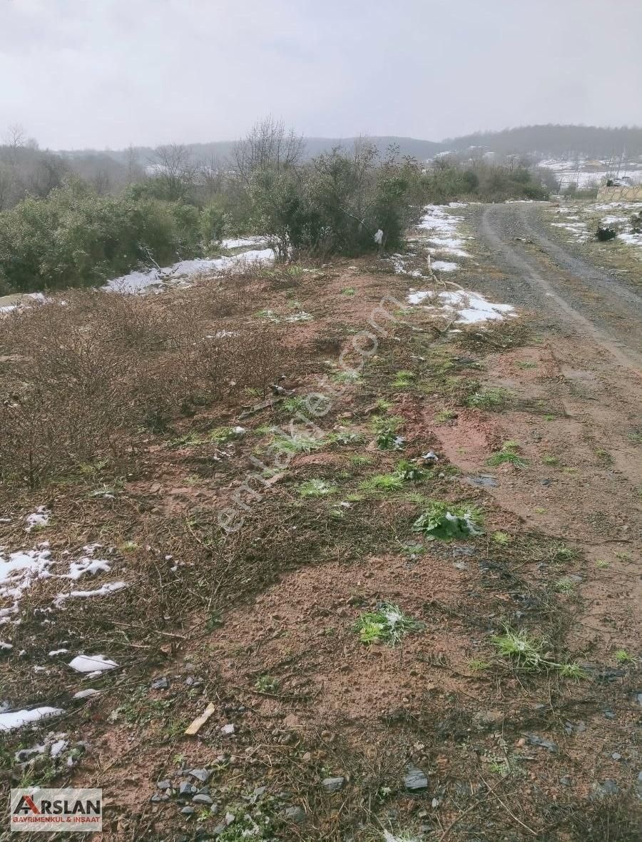 Körfez Kutluca Satılık Konut İmarlı Kocaeli Körfez Kutlucada 907 M2 Resmi Yollu%5 İmar Eğimli Arazi