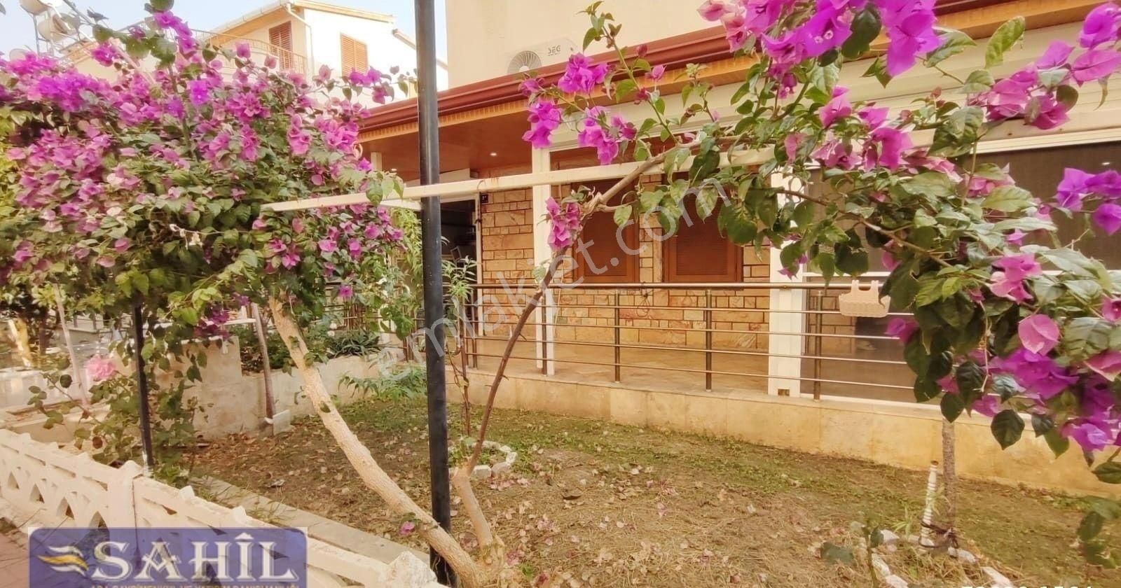 Kuşadası Davutlar Satılık Villa Kuşadası Davutlar Satılık Havuzlu 5+1 Tripleks Villa