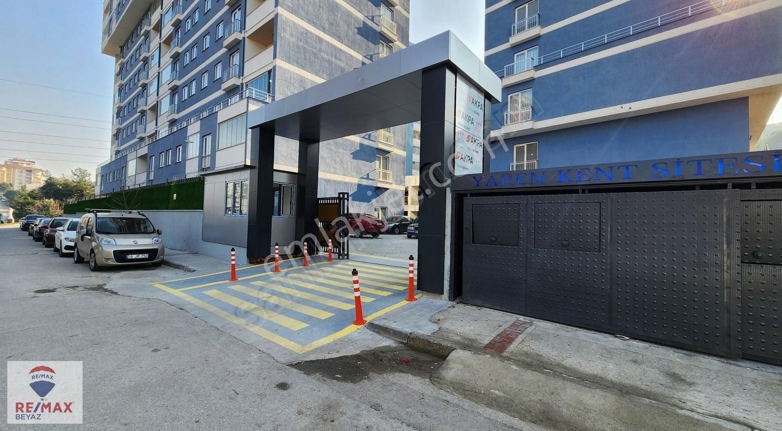 Nilüfer Ataevler Satılık Daire Remax Beyaz Ataevler Mah. Yarenkent Sitesi 2+1 Arakat Daire