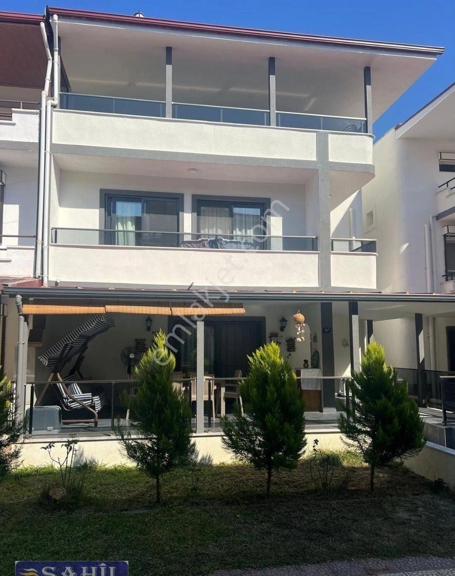 Kuşadası Güzelçamlı Satılık Yazlık Kuşadası Güzelçamlı'da 3+1 Denize 100 Metre Full Yapılı Yazlık Villa