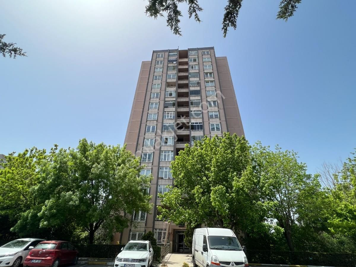 Küçükçekmece Atakent Satılık Daire Küçükçekmece Halkalı Atakent Mah.3.etap 3+1 110m2 Satılık Daire