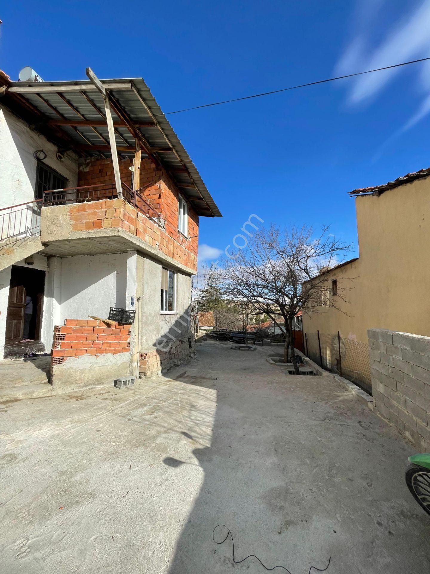 Anelmalı Camicedit Mah'de 118m2 Arsa İçerisinde 2 Katlı Satılık Müstakil Bina - Görsel 4