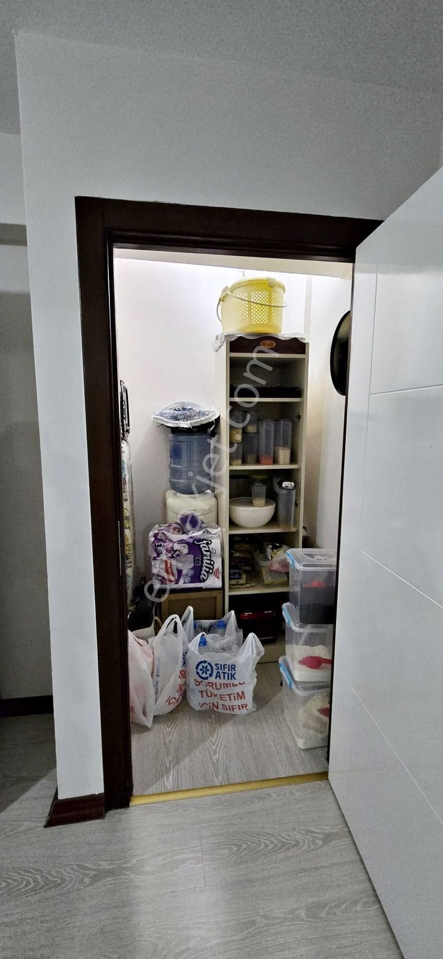 Duralialıç'da Şehit Hakan Yorulmaz Caddesi Dibinde Full Yapılı 3+1 Katta Asansörlü Satılık Daire!! - Görsel 13