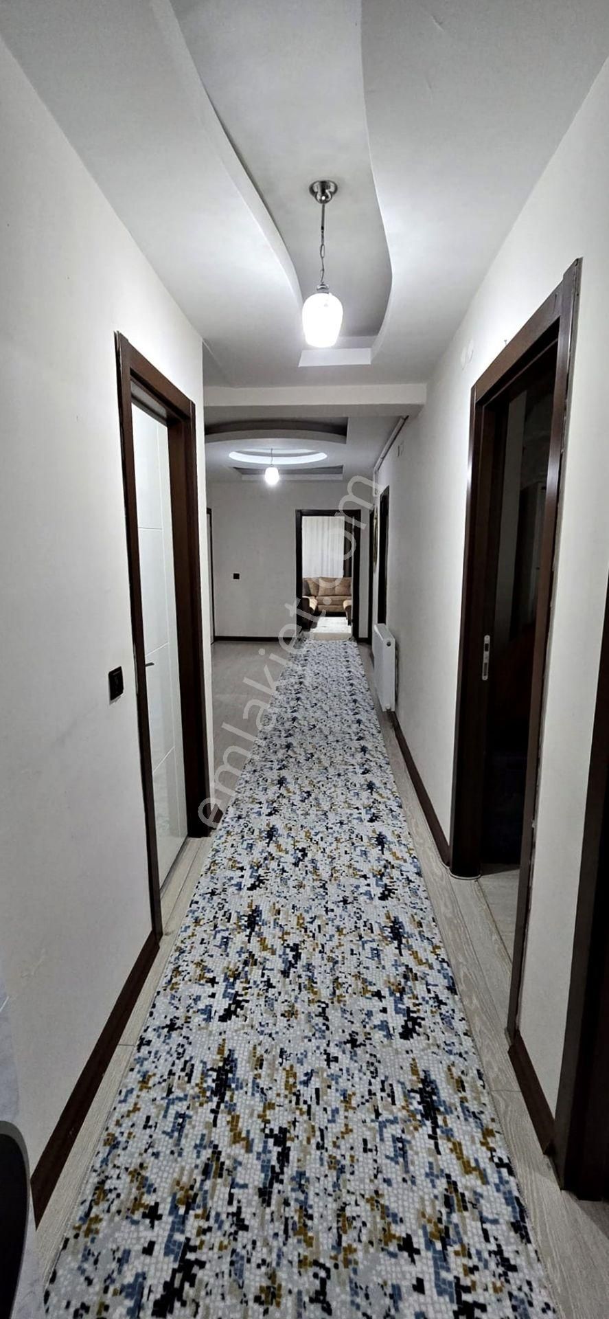Duralialıç'da Şehit Hakan Yorulmaz Caddesi Dibinde Full Yapılı 3+1 Katta Asansörlü Satılık Daire!! - Görsel 12