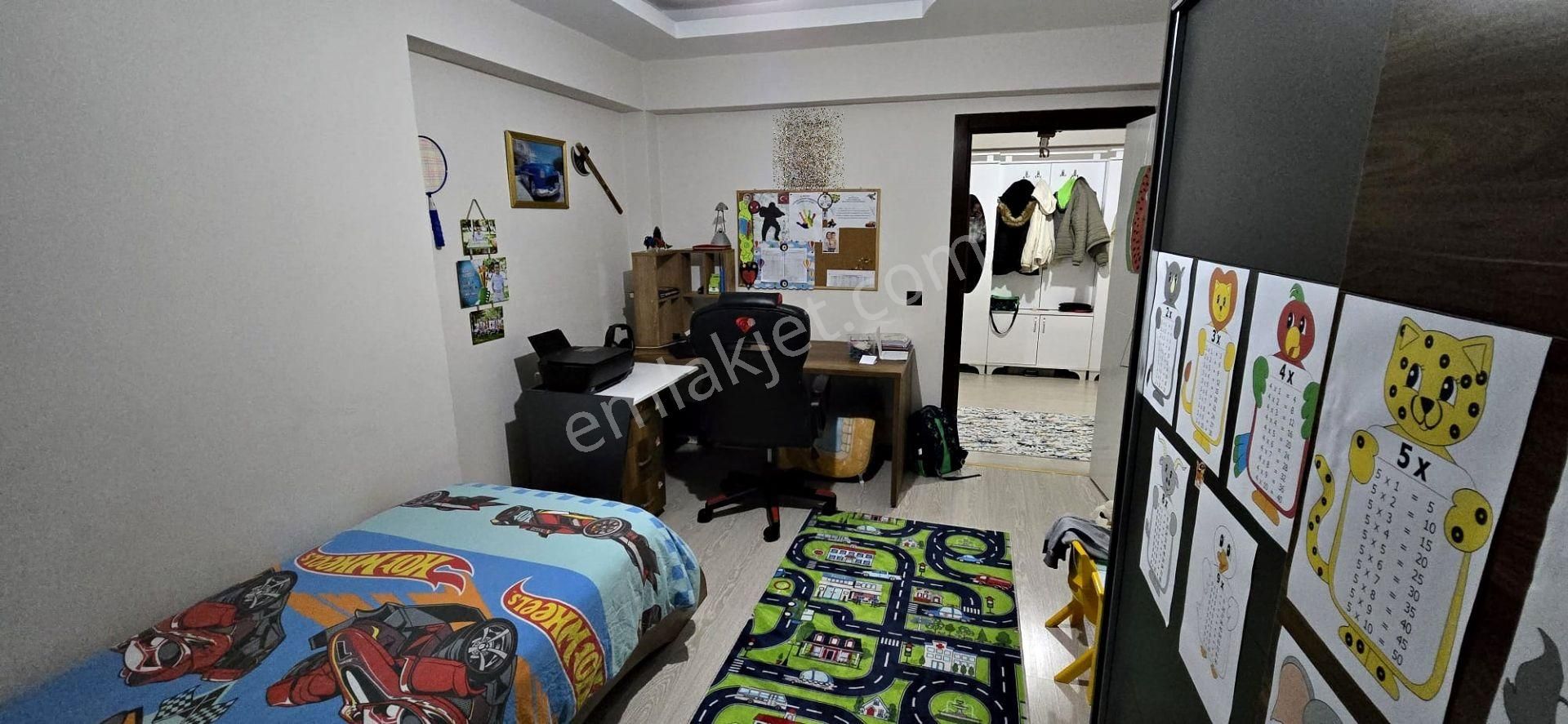 Duralialıç'da Şehit Hakan Yorulmaz Caddesi Dibinde Full Yapılı 3+1 Katta Asansörlü Satılık Daire!! - Görsel 6