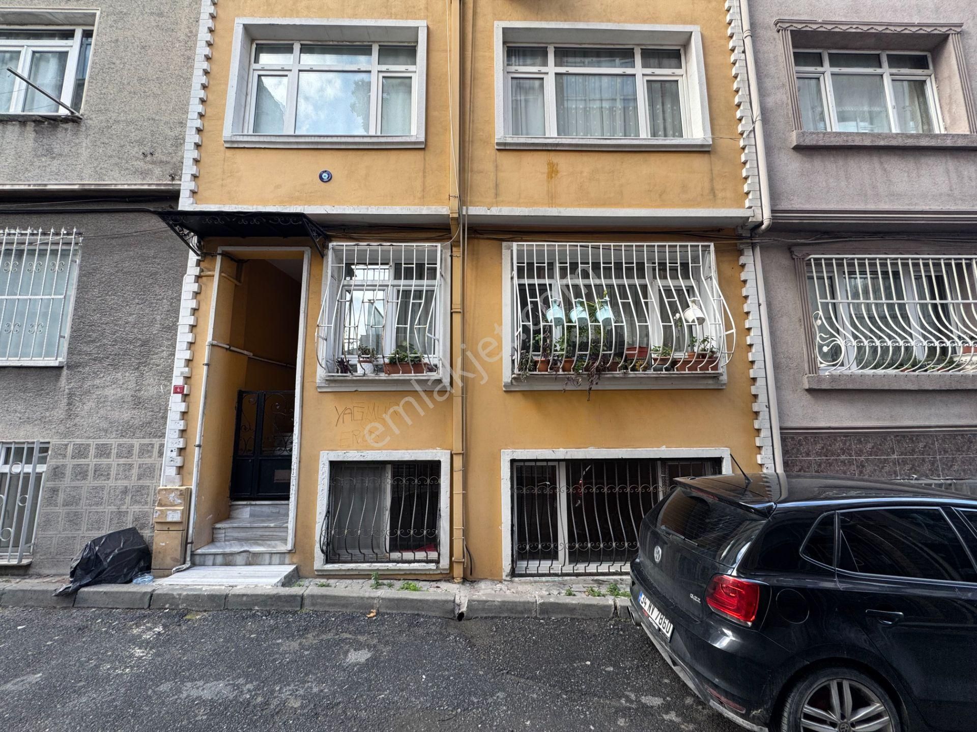 Fatih Haseki Sultan Kiralık Daire Turyap' Tan Fatih Haseki Kızılelma Caddesi Yanında Kiralık 2+1 Bahçe Katı Daire