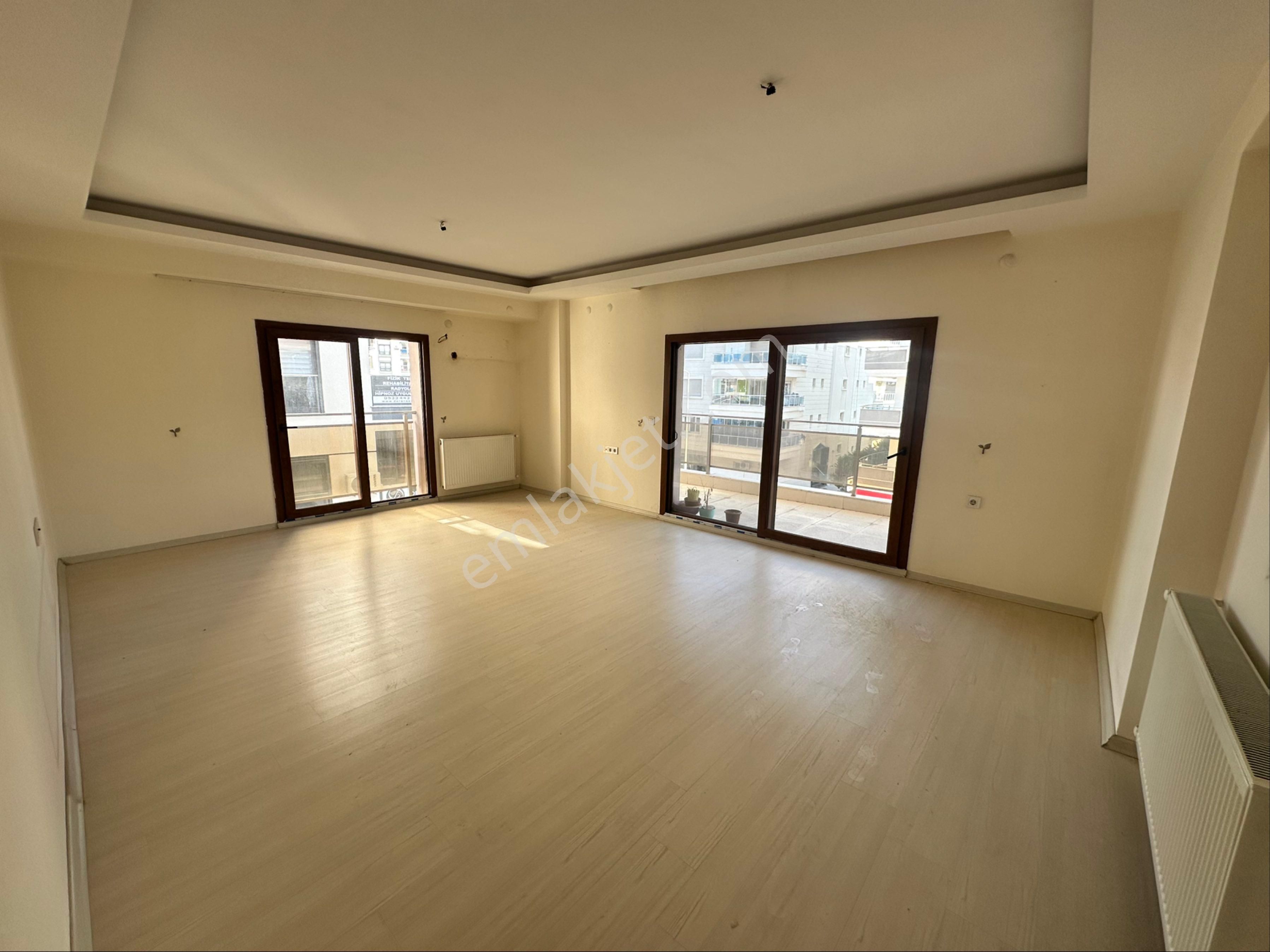 Karşıyaka Yalı Hastaneye Yakın Kiralık Daire Mavişehir'de Muhteşem Konumda 3+1 Lüx Dairemiz Kiralıktır