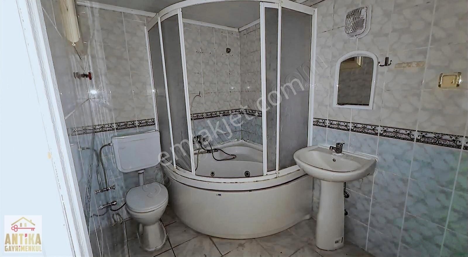 Ödemiş İnönü Kiralık Daire Antika Gayrimenkul'den İnönü Mahallesin'de Kiralık Ara Kat Daire