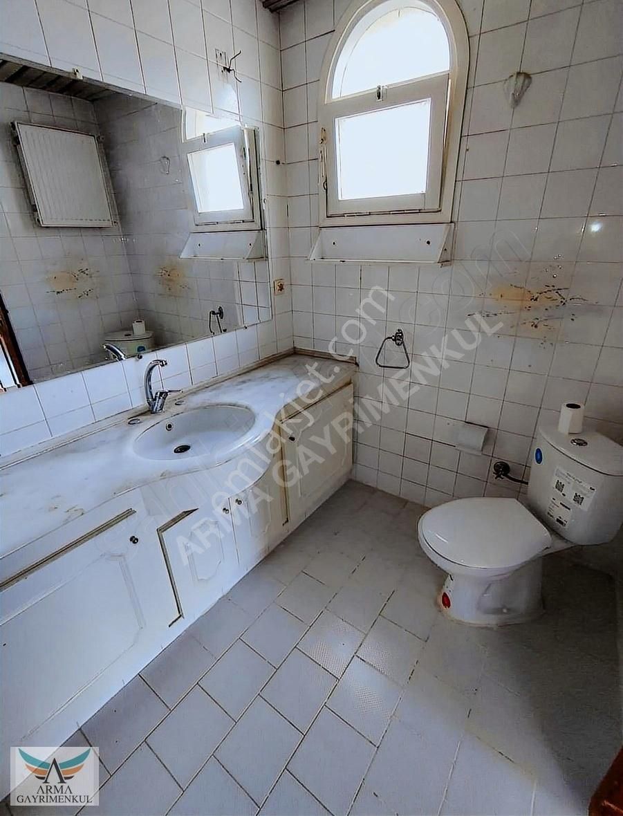 Karşıyaka Bostanlı Kiralık Daire Bostanlı Köprü Yakını 4 Cepheli Asansörlü 160 M² Kiralık 2+1