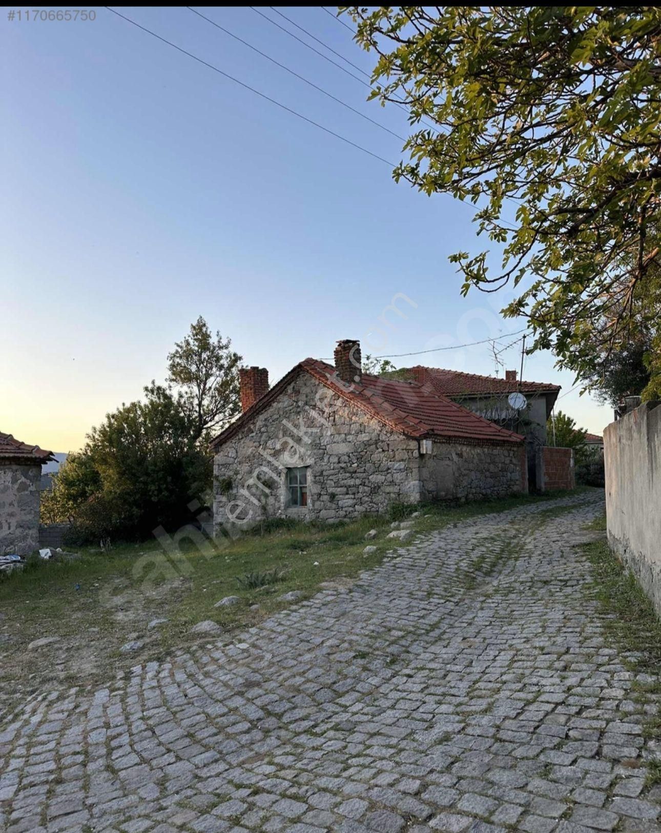 Kozak Karaveliler Mahallesinde Satılık Ev - Görsel 2