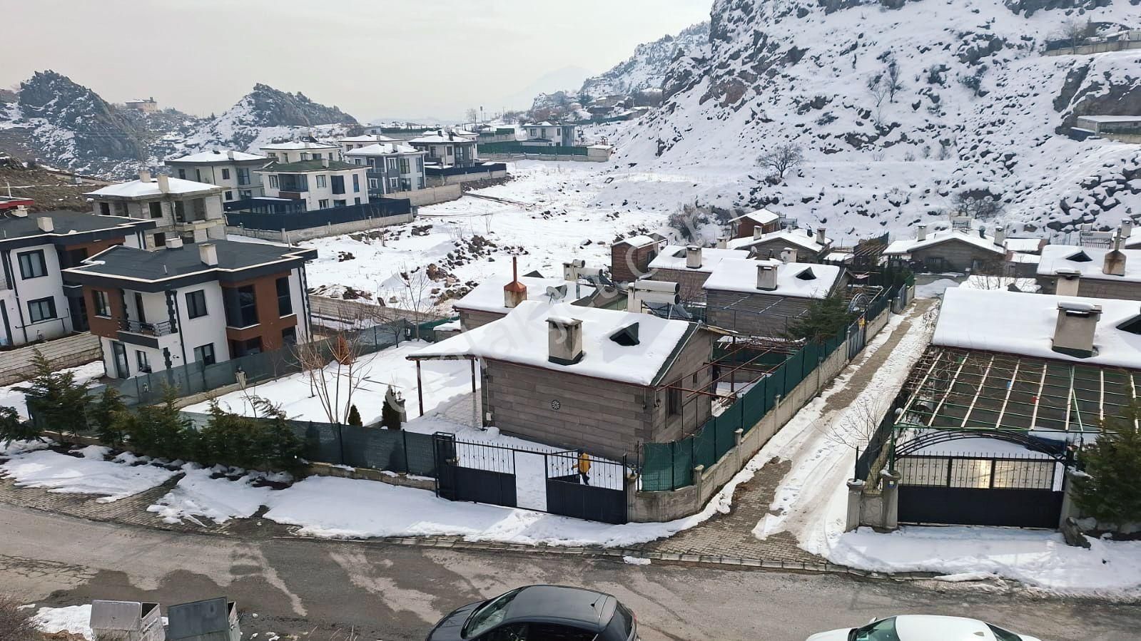 Melikgazi Kazımkarabekir Satılık Daire Şehre Yakın Ulaşımı Kolay Yol Üzeri Peyzajı Yapılı Satılık Vılla