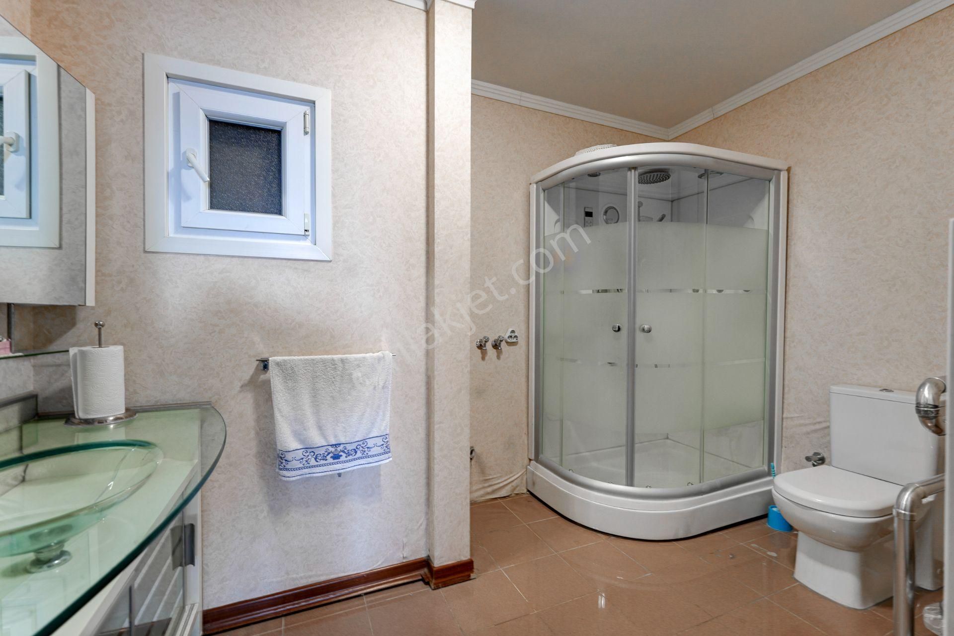 Bebek Merkezde Çok Prestijli Konumda Geniş Kullanımlı Yalı Daire - Görsel 12