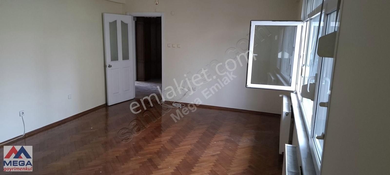 Kadıköy Sahrayı Cedit Kiralık Daire Sahrayıcedit Park Manzaralı Kombili Balkonlu