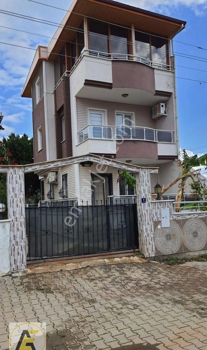 Didim Çamlık Satılık Villa Didim’in En Nezih Bölgesi Çamlık Mahallesinde Satılık 4+1 Tripleks Villa