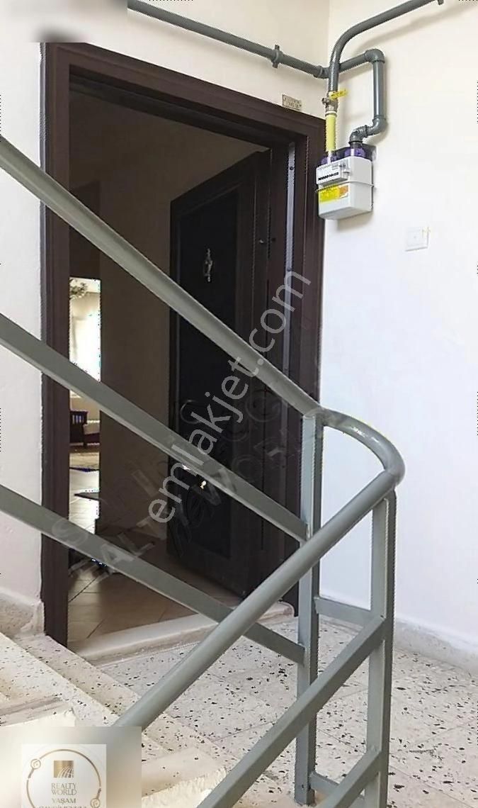 Kepez Ulus Satılık Daire Ulus Mahallesinde Satılık 2+1 Geniş Daire Ve 40m2dükkan