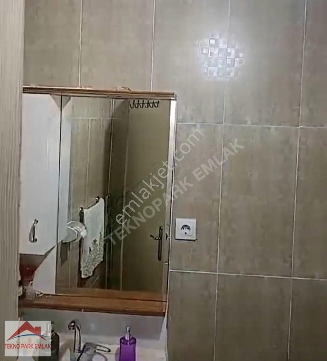 Pendik Yenişehir Satılık Daire Pendik Yenişehir Eflatun Sitesinde Satılık İskanlı 2+1 Daire