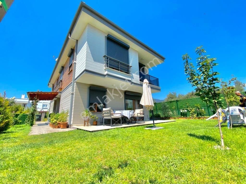 Edremit Güre Satılık Villa Oksijen Deposu Gürede 100 M2 Bahçeli 3+1 Lüx Tasarım Villa