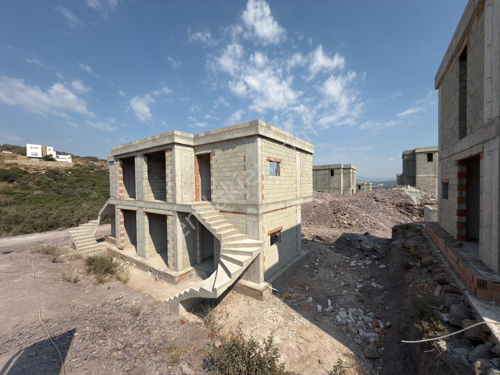 Boğaziçi'nde Satılık Doğa Manzaralı 2+1 Bahçe Katı Daire - Görsel 2