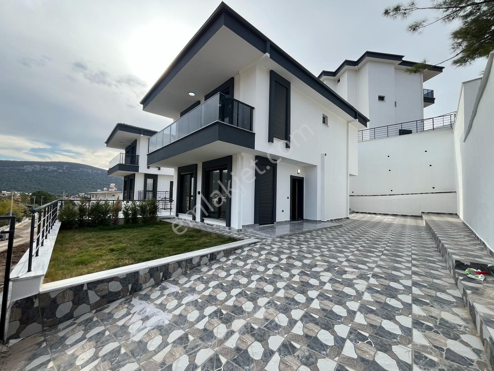 Didim Akbük Satılık Villa Didim Akbükte 4+1 Lüks Ön Cephe Fırsat Villa