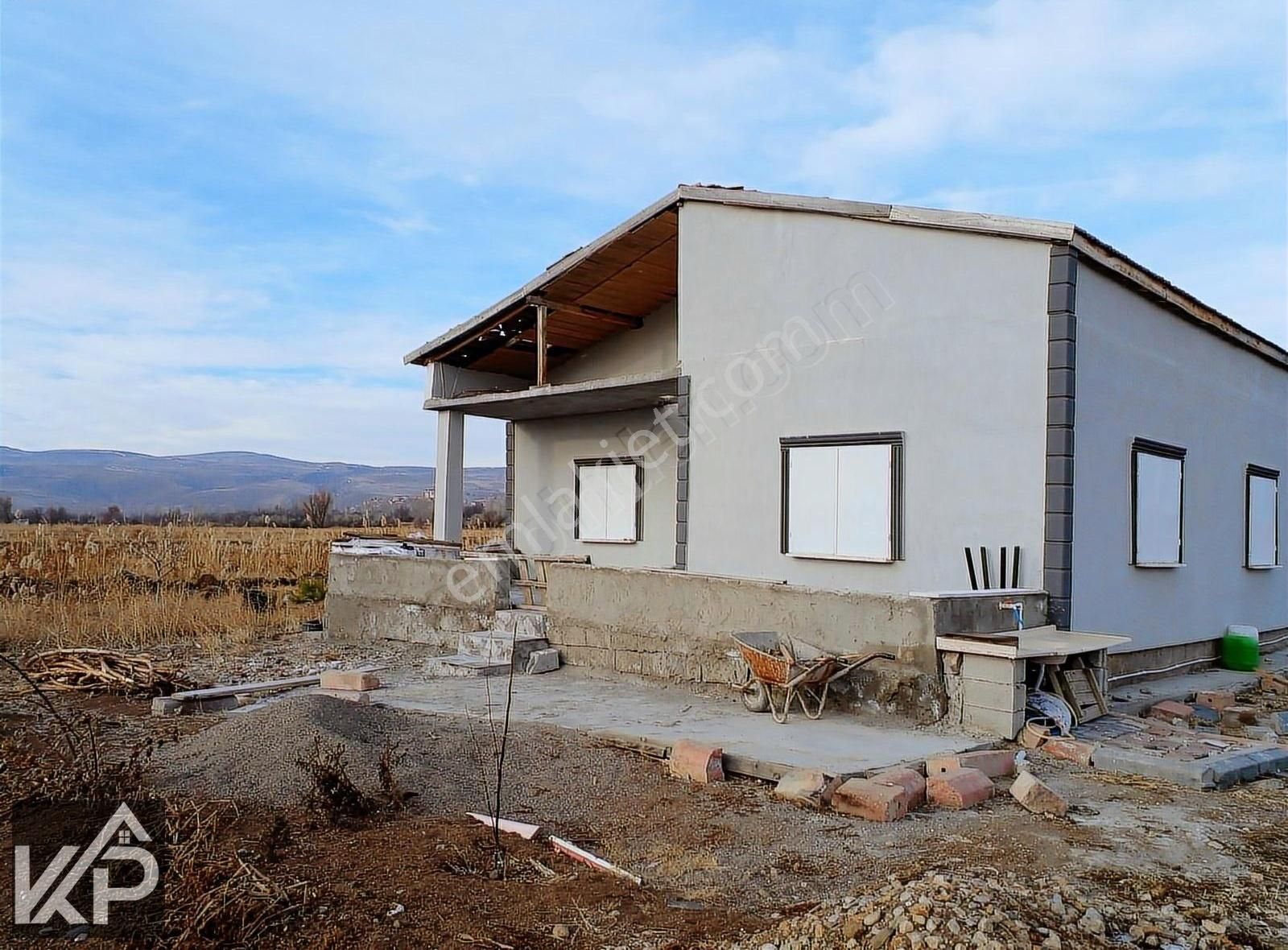 Kocasinan Güneşli Satılık Tarla Kp/gayrimenkul Güneşli Mah. 2760m2 İçinde 100m2 Ev İle Satılık!!