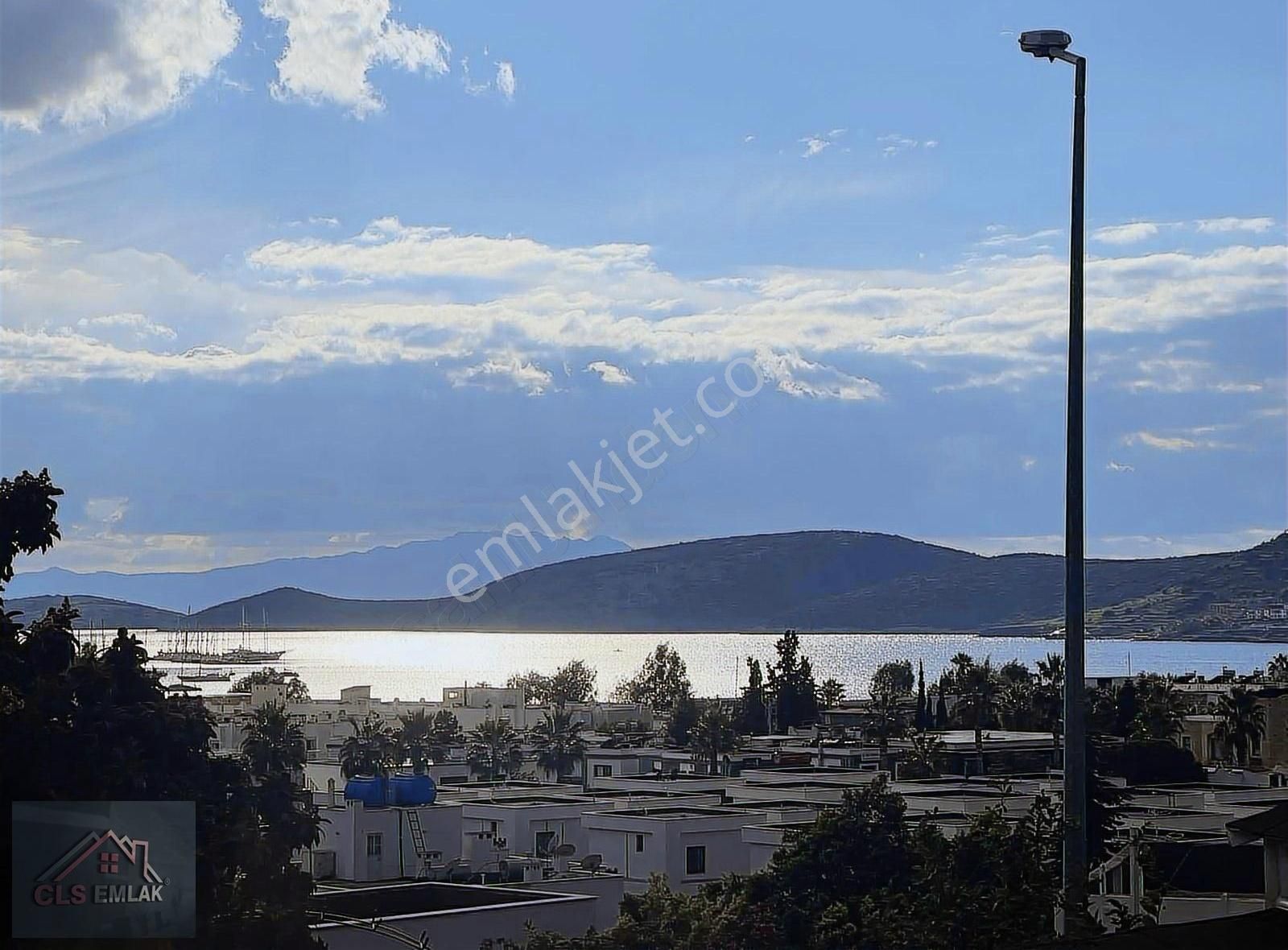 Bodrum Eskiçeşme Satılık Villa Bodrum Merkez Satılık Manzaralı Denize 250 Metre Aidatsız Villa!