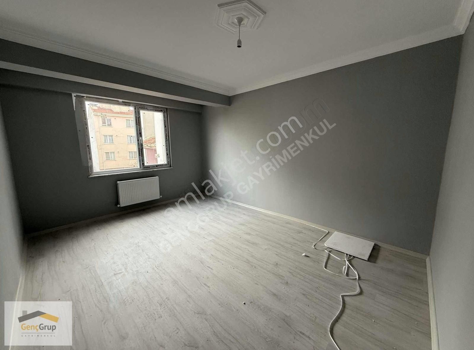 Tepebaşı Esentepe Satılık Daire *genç Grup* Eğitimciler Sınırı,ara Kat,e.banyolu,geniş 145m2 3+1