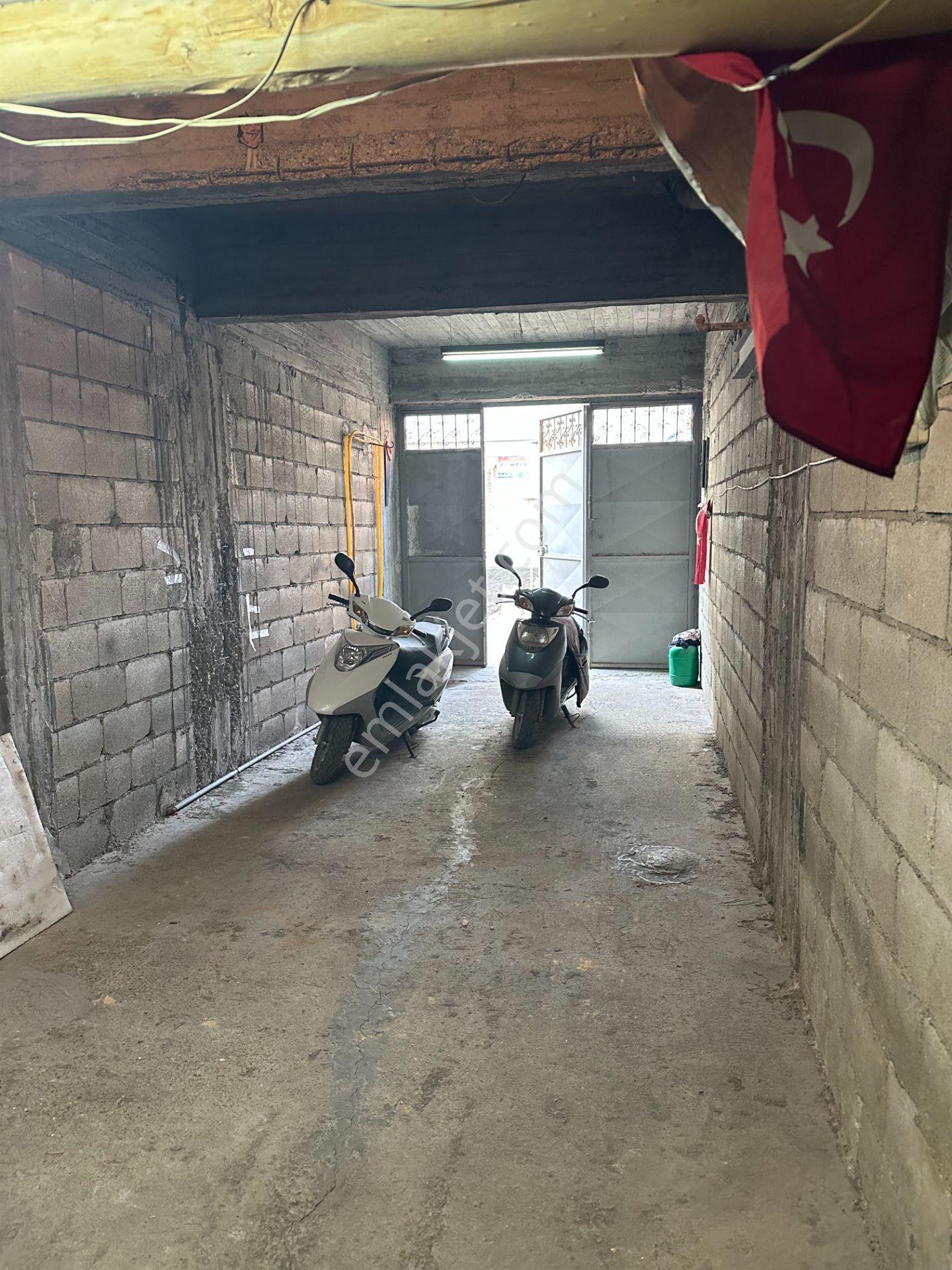 Uyaran79 Gayrimenkulden Altında 3 Garaj Üstü 3+1 Ev - Görsel 26