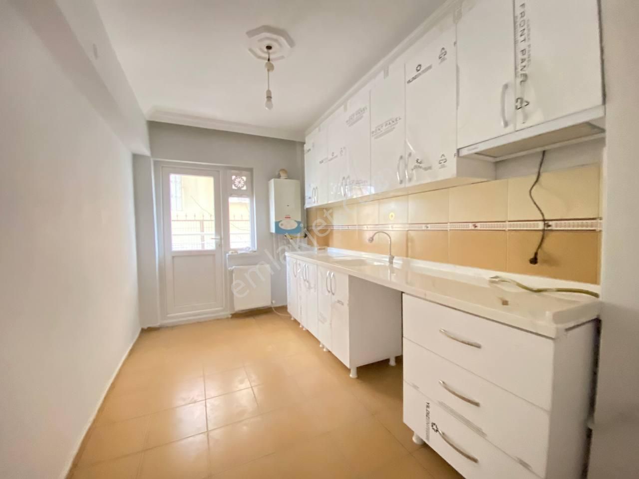 Pursaklar Mimar Sinan Satılık Daire Kalecik Emlak'tan Mimar Sinan Mh'de Masrafsız Katta 3+1, 120m²